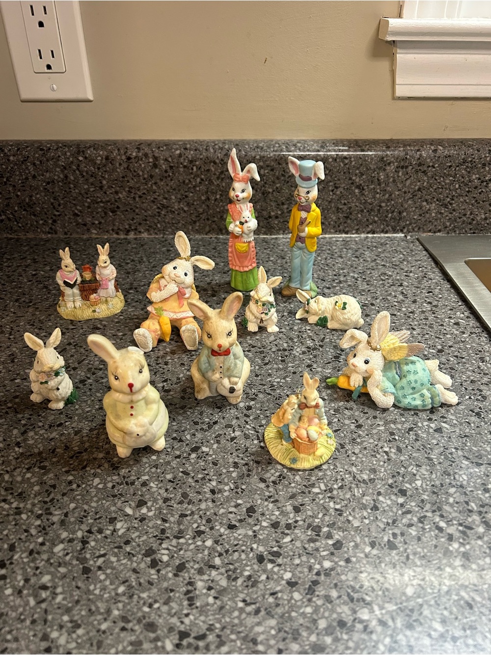 Vintage Assorted Pastel Bunny Figurine Collection - Cute Ceramic Rabbits